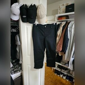ALO Yoga Black Cropped Pants for Women
